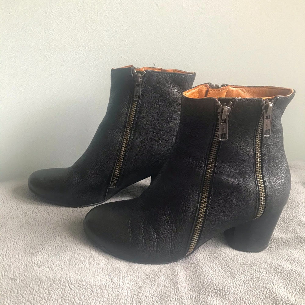 Gentle Soles Kenneth Cole Lexington Ankle Boot
